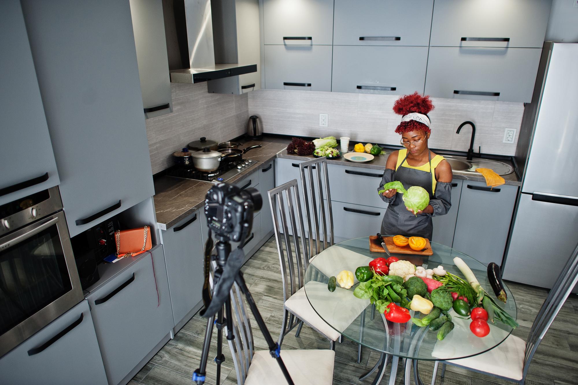 Set di studio: telecamere e cucina didattica